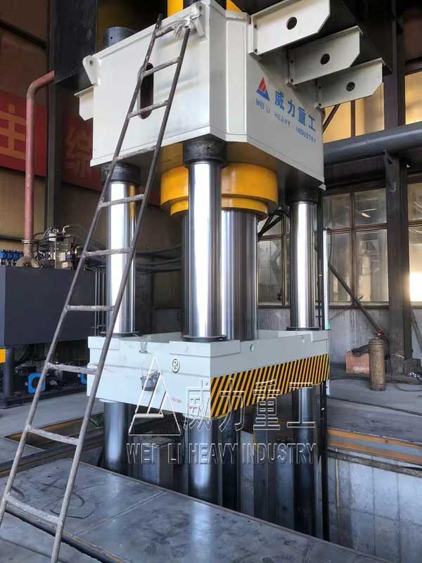 1500噸雙工位坩堝液壓機(jī)