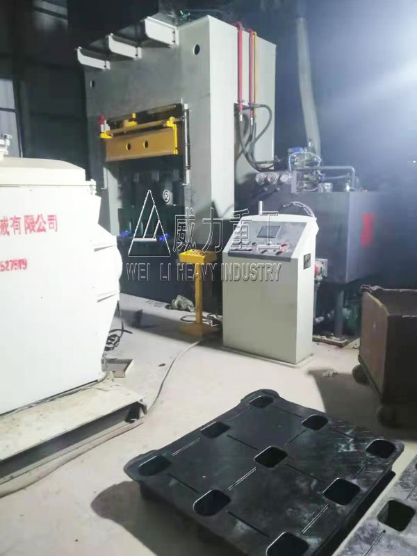1000噸框架式塑料托盤(pán)模壓液壓機(jī)